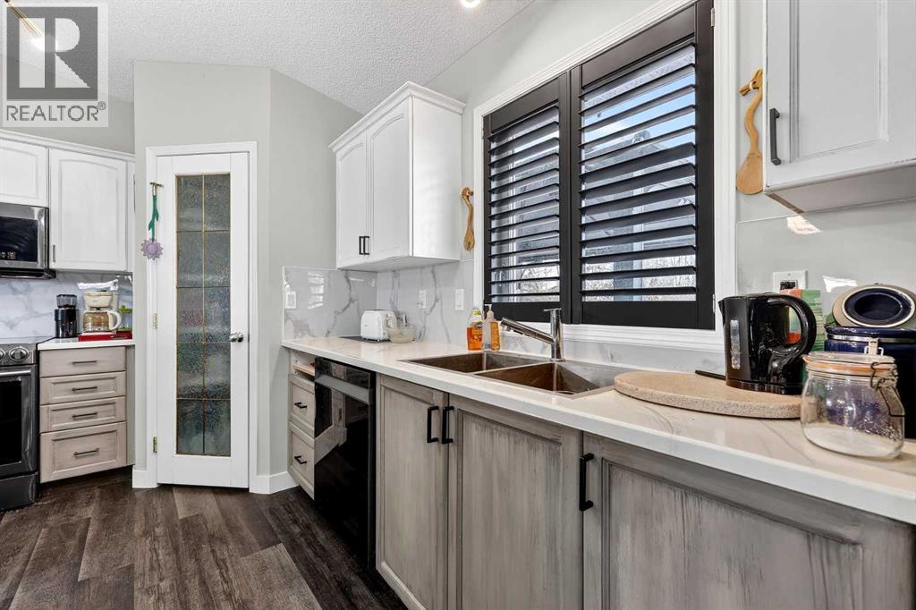 270092 Glenmore Trail - 23