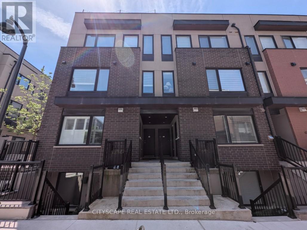 #4 142 WILLIAM DUNCAN ROAD - 1