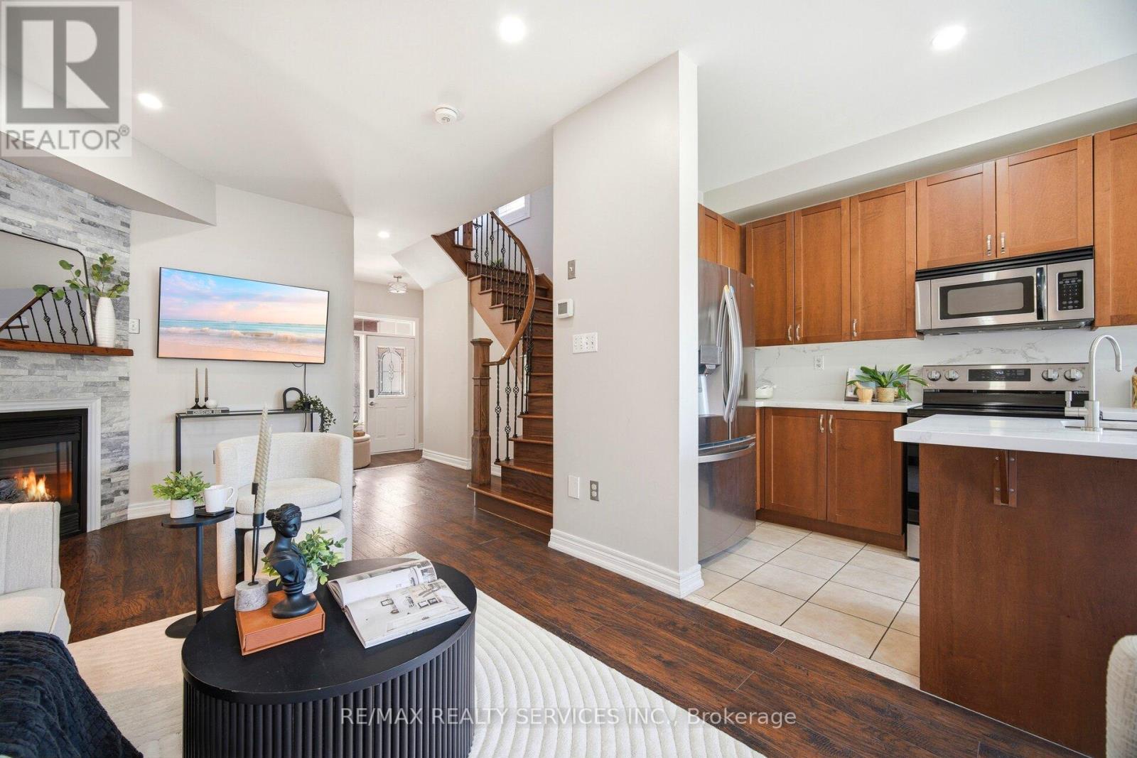 10 DEEPCORAL COURT - 10