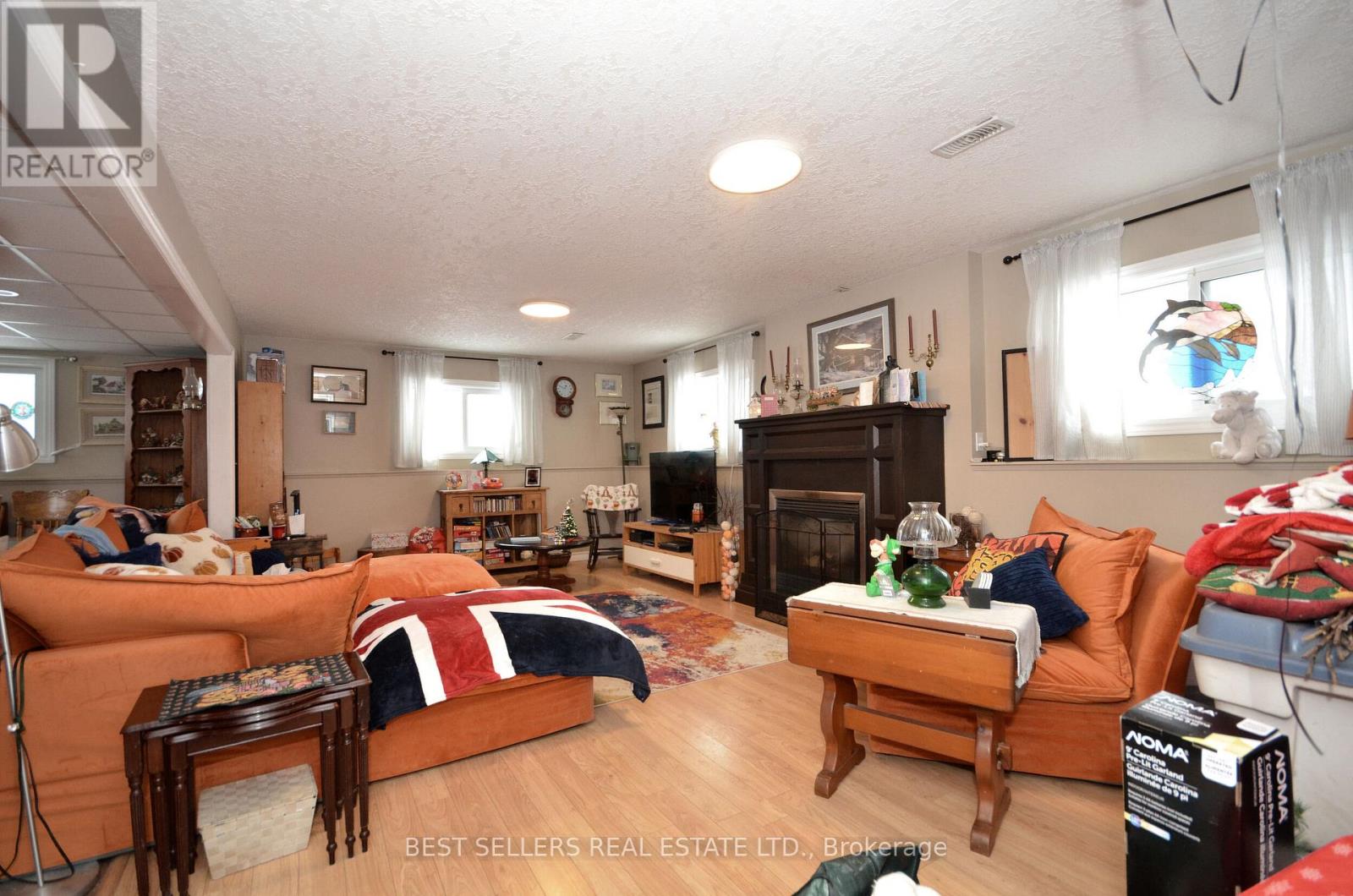 160 ELORA STREET W - 26