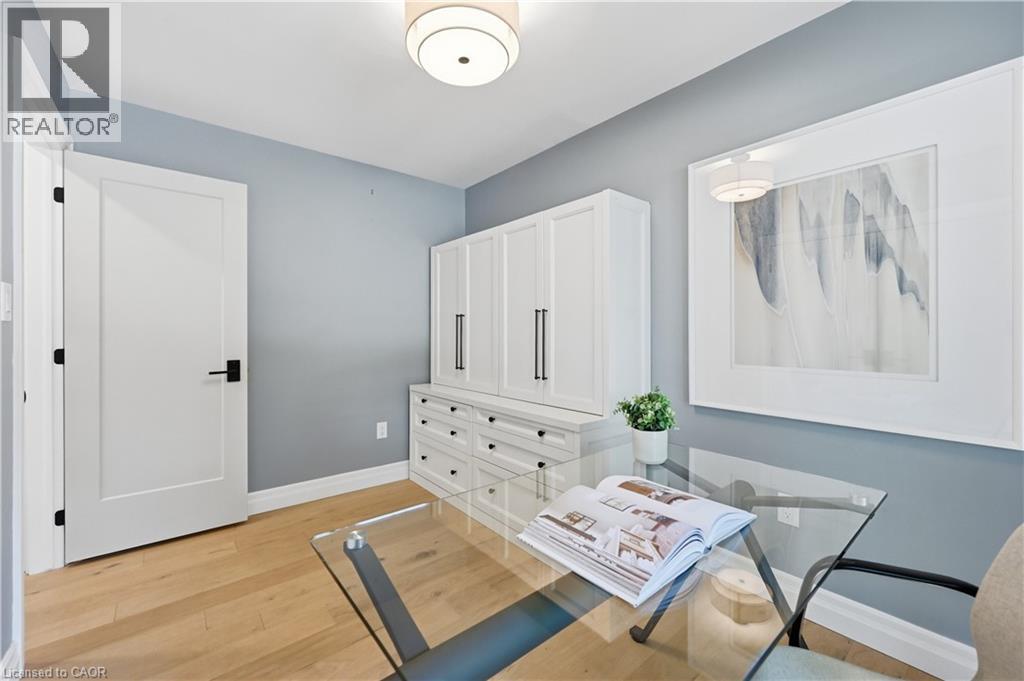 521 DYNES Road - 20
