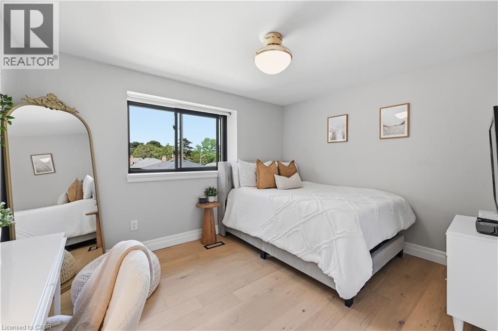 521 DYNES Road - 33
