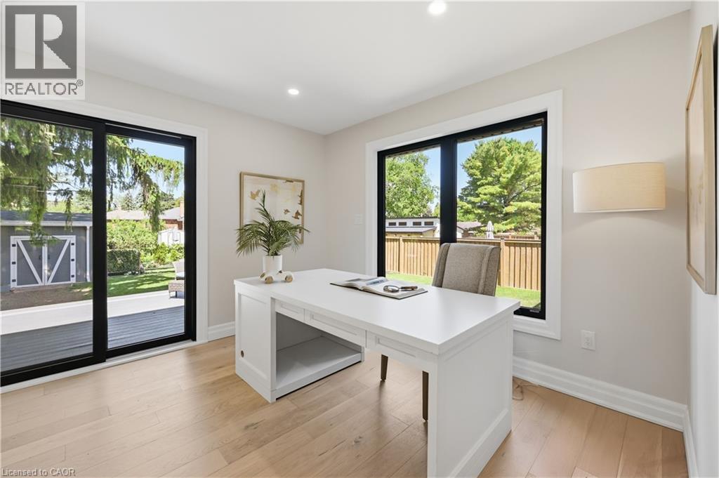 521 DYNES Road - 16