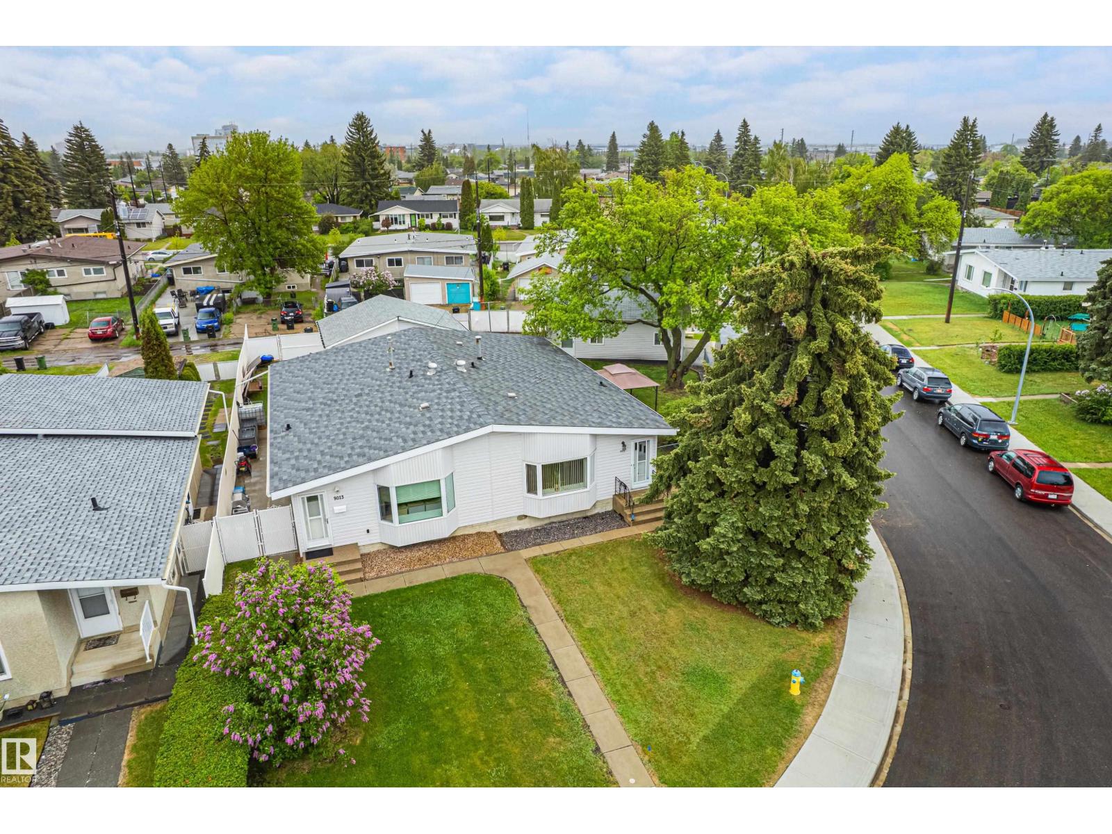 9011 60 ST NW - 11