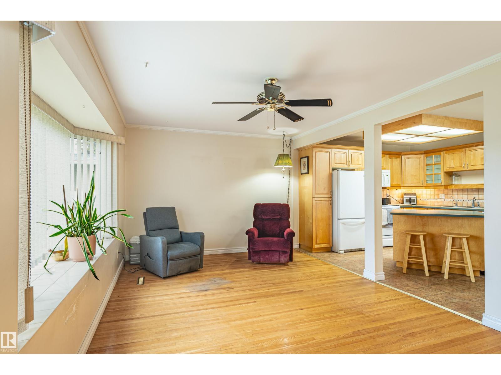 9011 60 ST NW - 13