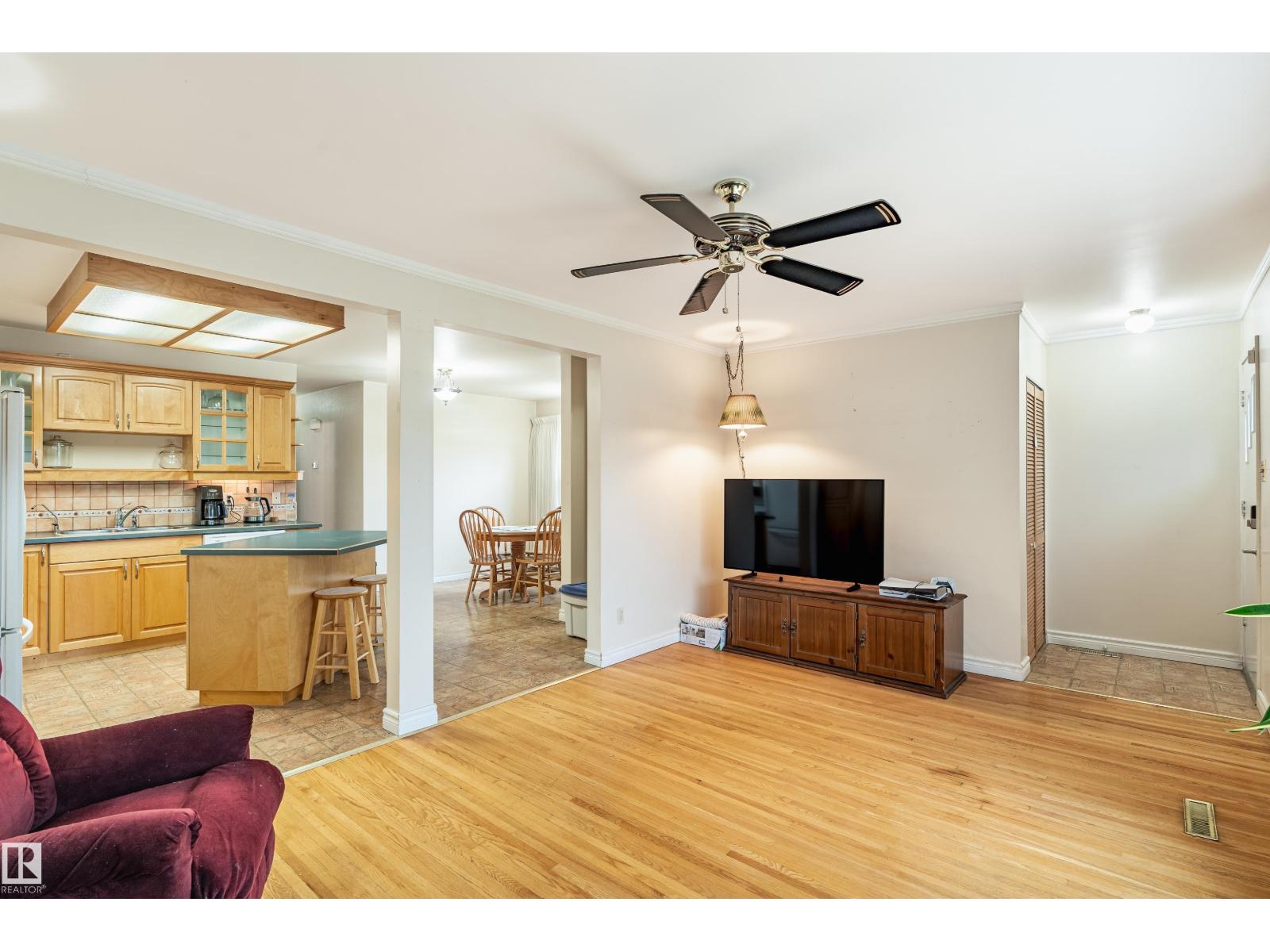 9011 60 ST NW - 14