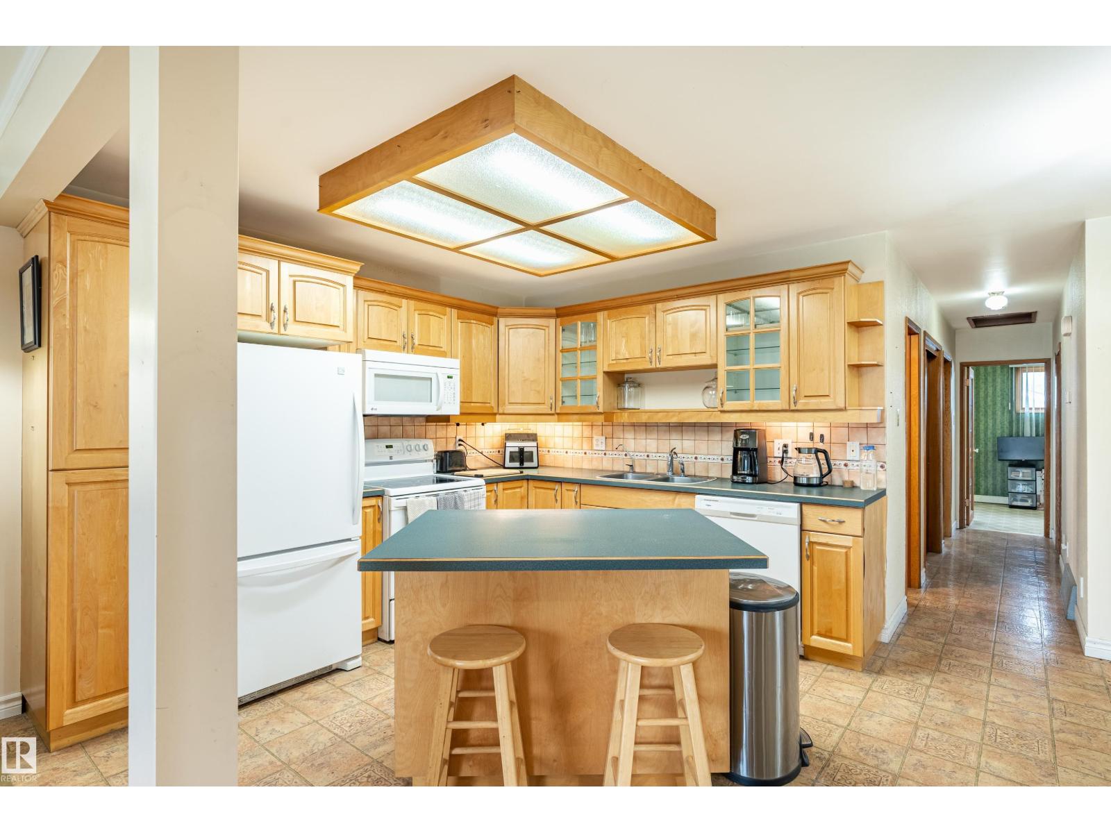 9011 60 ST NW - 17