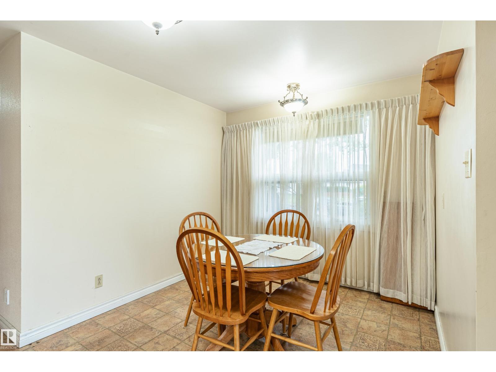 9011 60 ST NW - 21