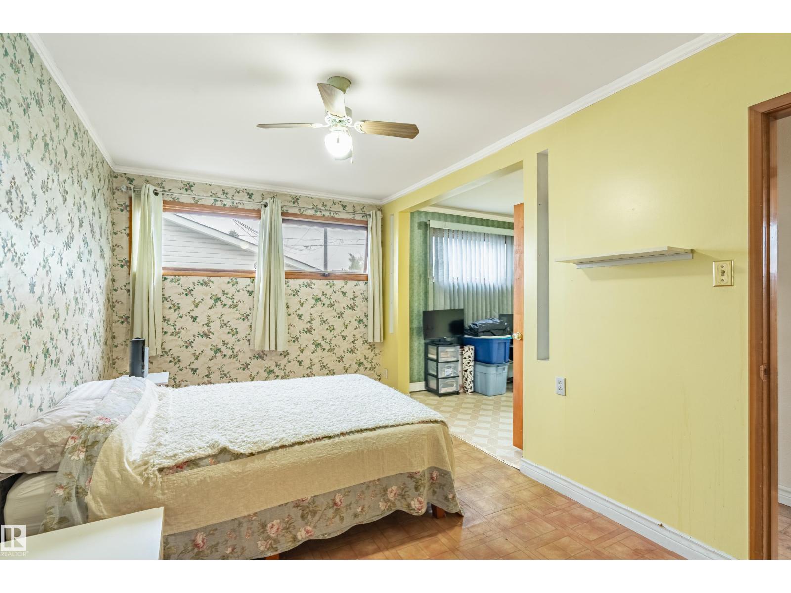 9011 60 ST NW - 25