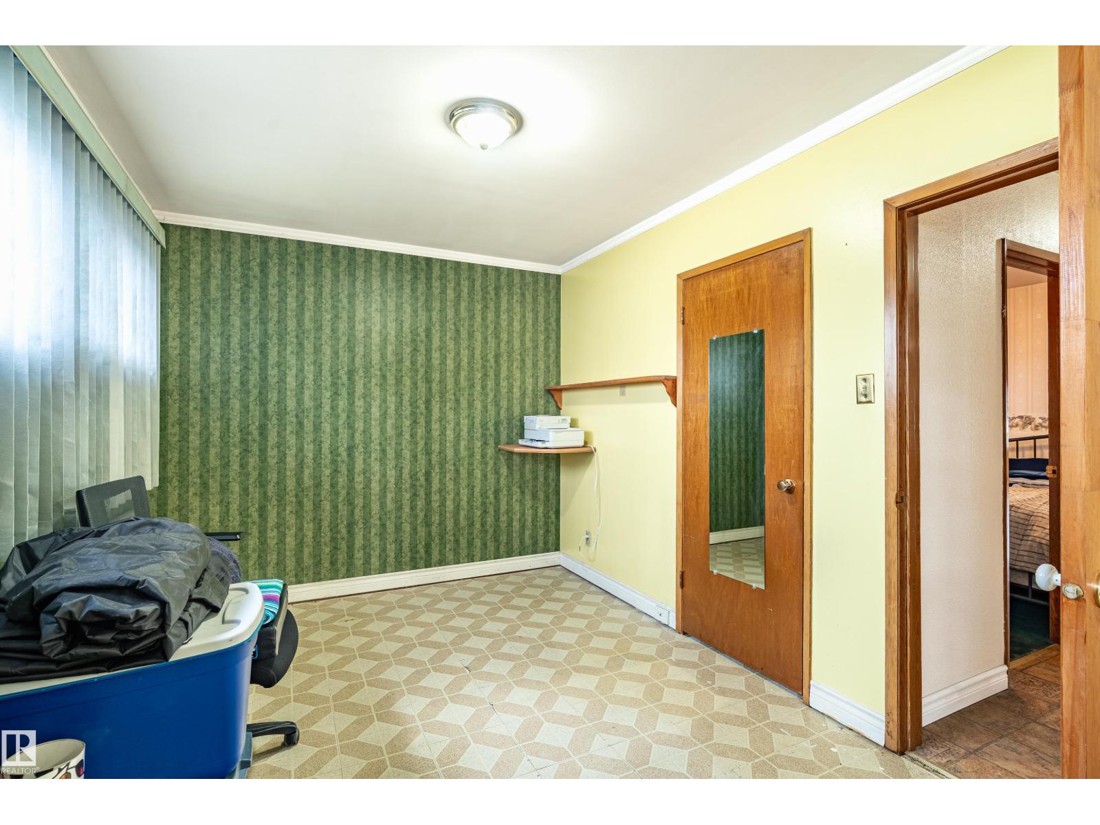 9011 60 ST NW - 27