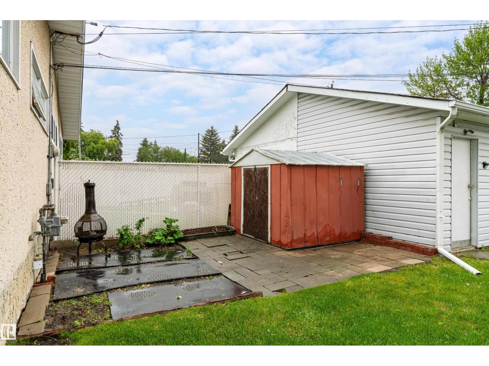 9011 60 ST NW - 51