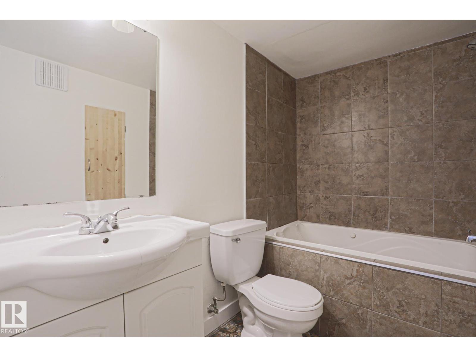 #205 14903 92 AV NW NW - 15
