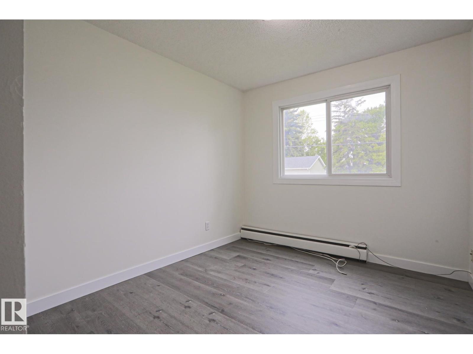 #205 14903 92 AV NW NW - 17