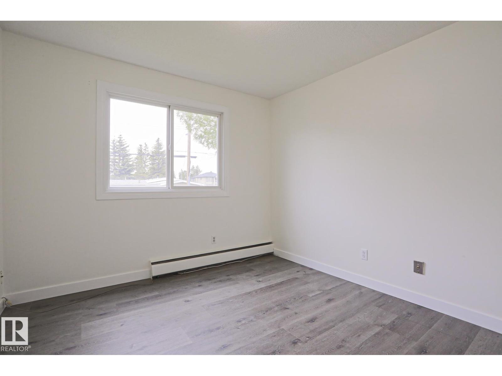 #205 14903 92 AV NW NW - 21