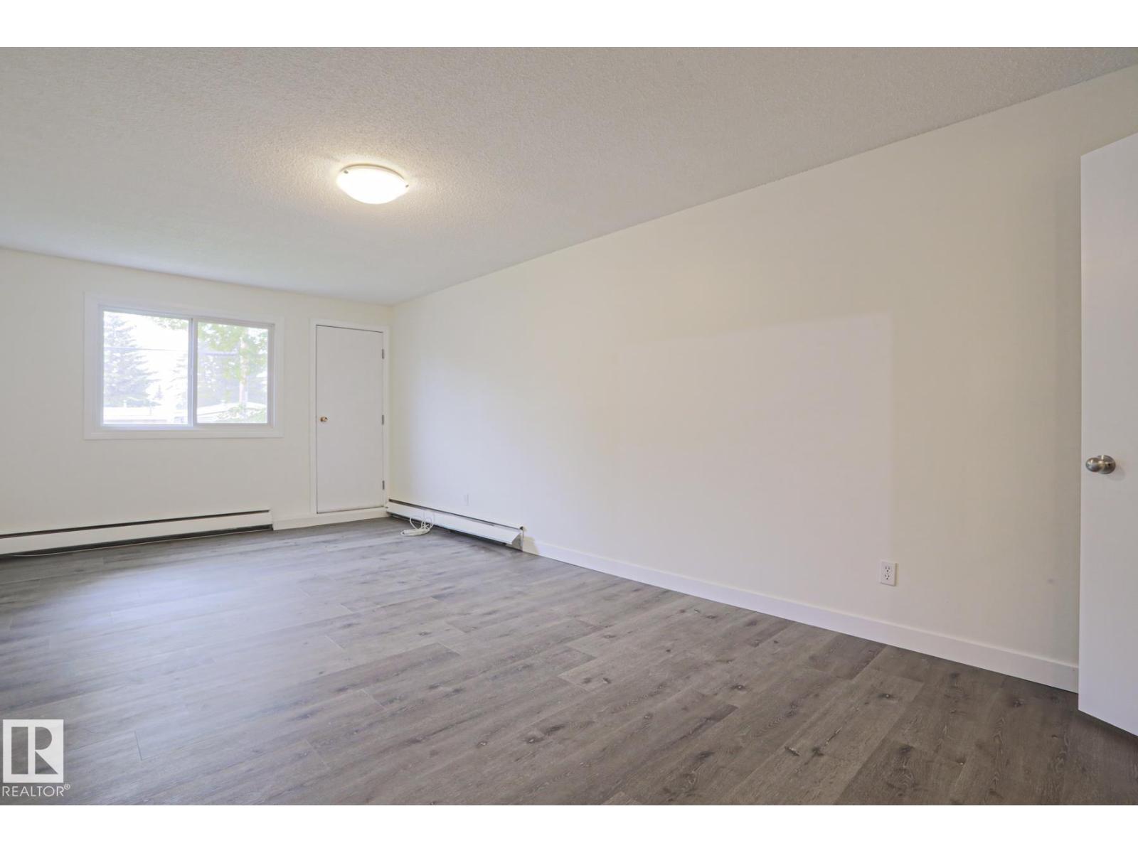 #205 14903 92 AV NW NW - 25