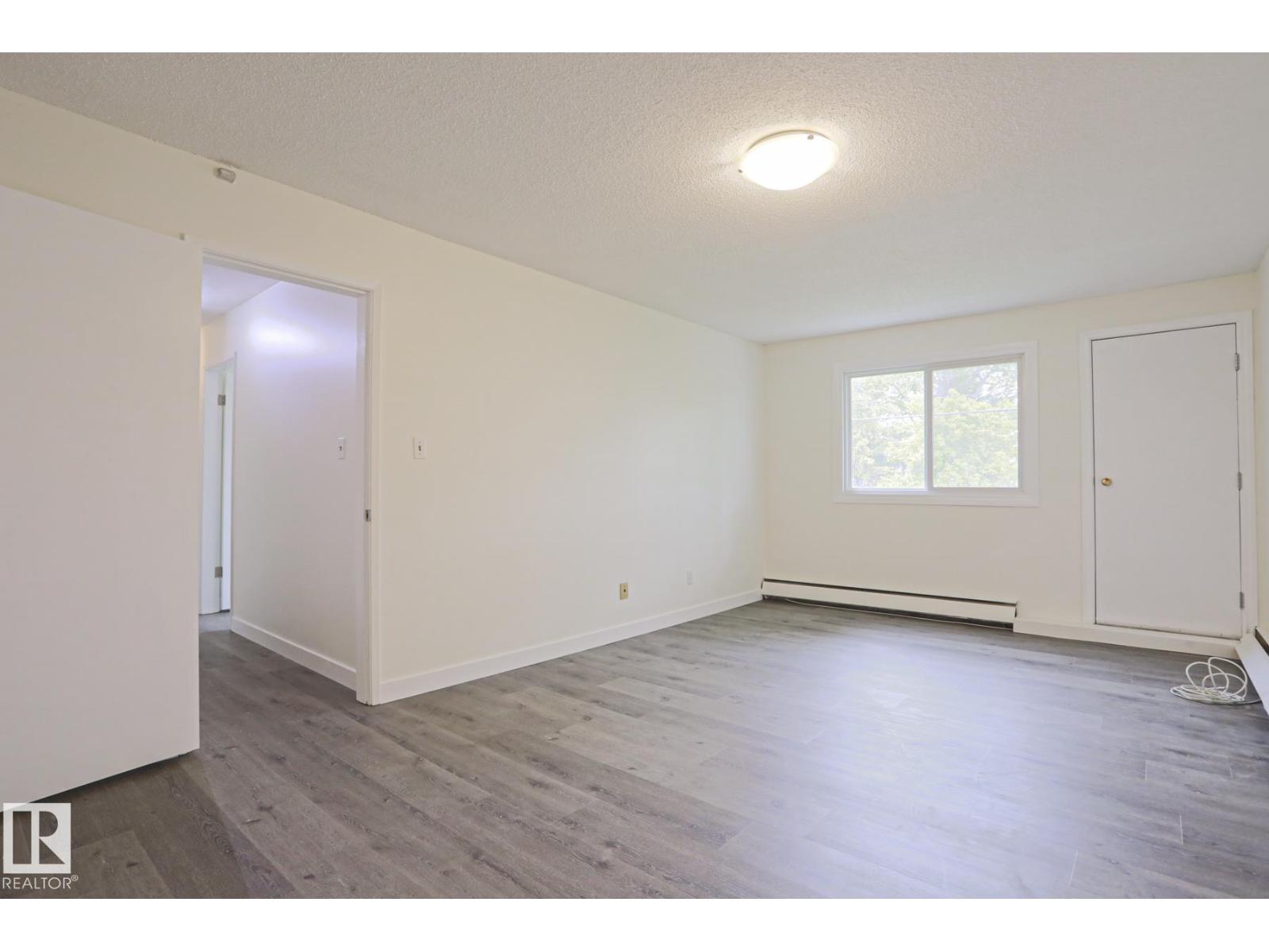 #205 14903 92 AV NW NW - 28
