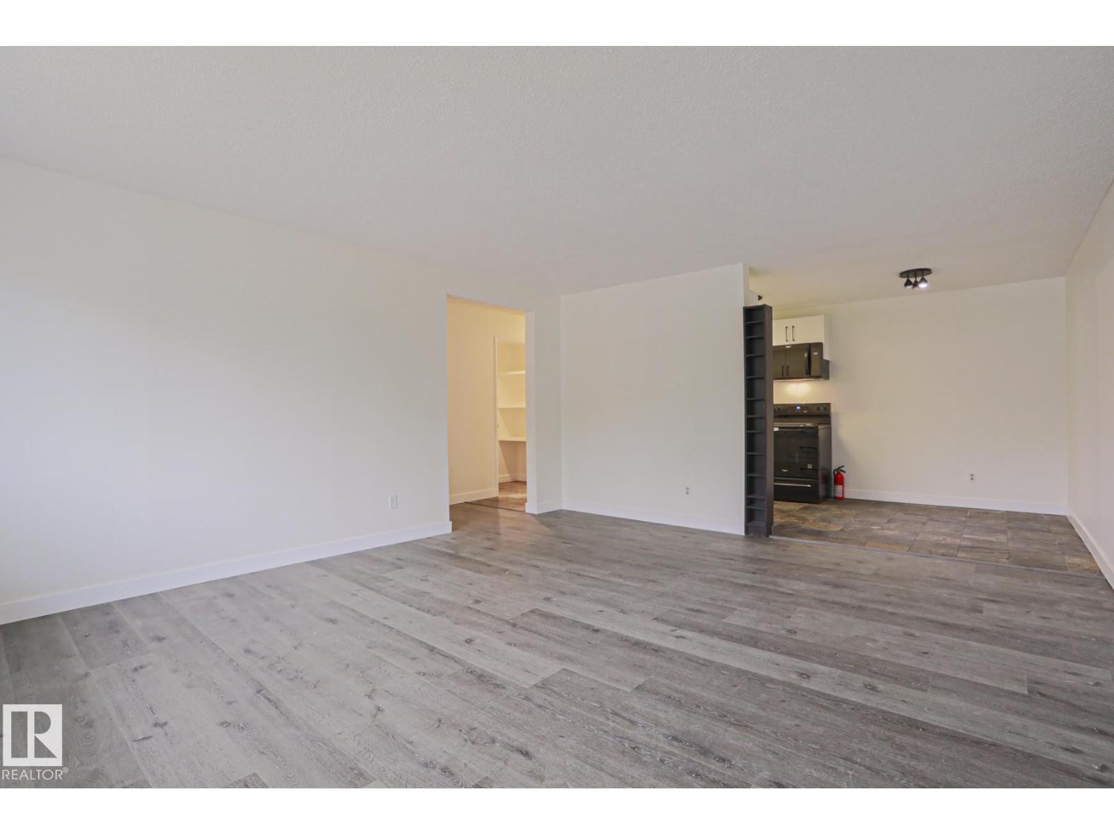 #205 14903 92 AV NW NW - 4