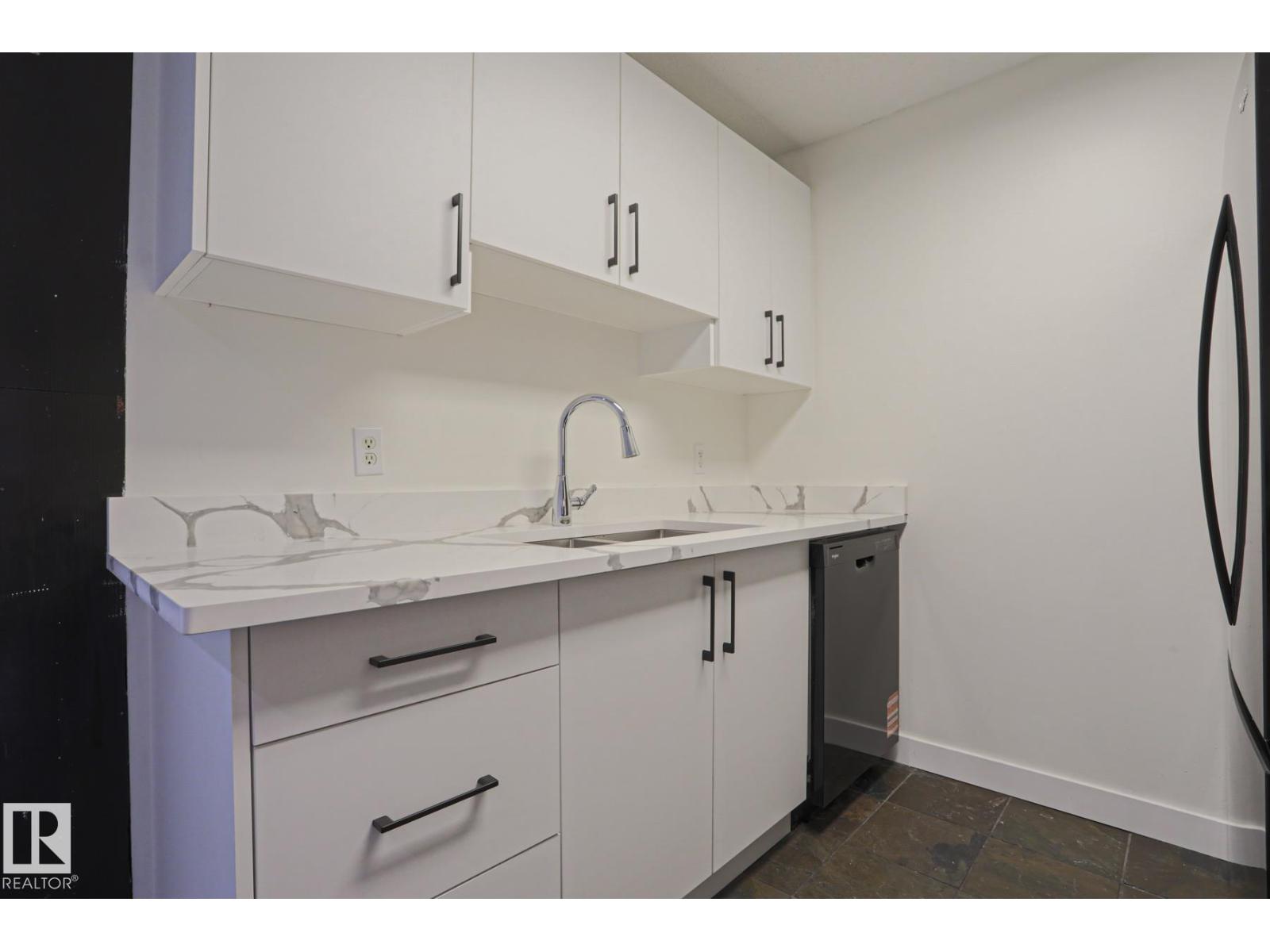 #205 14903 92 AV NW NW - 8