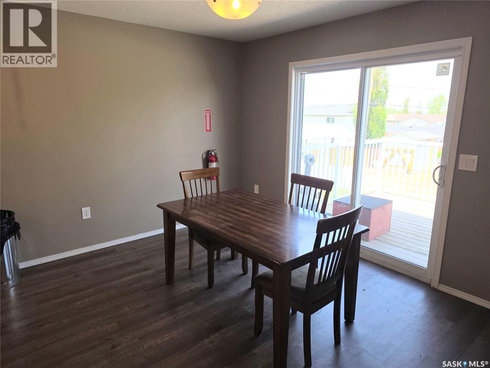#714 Columbia AVENUE - 4