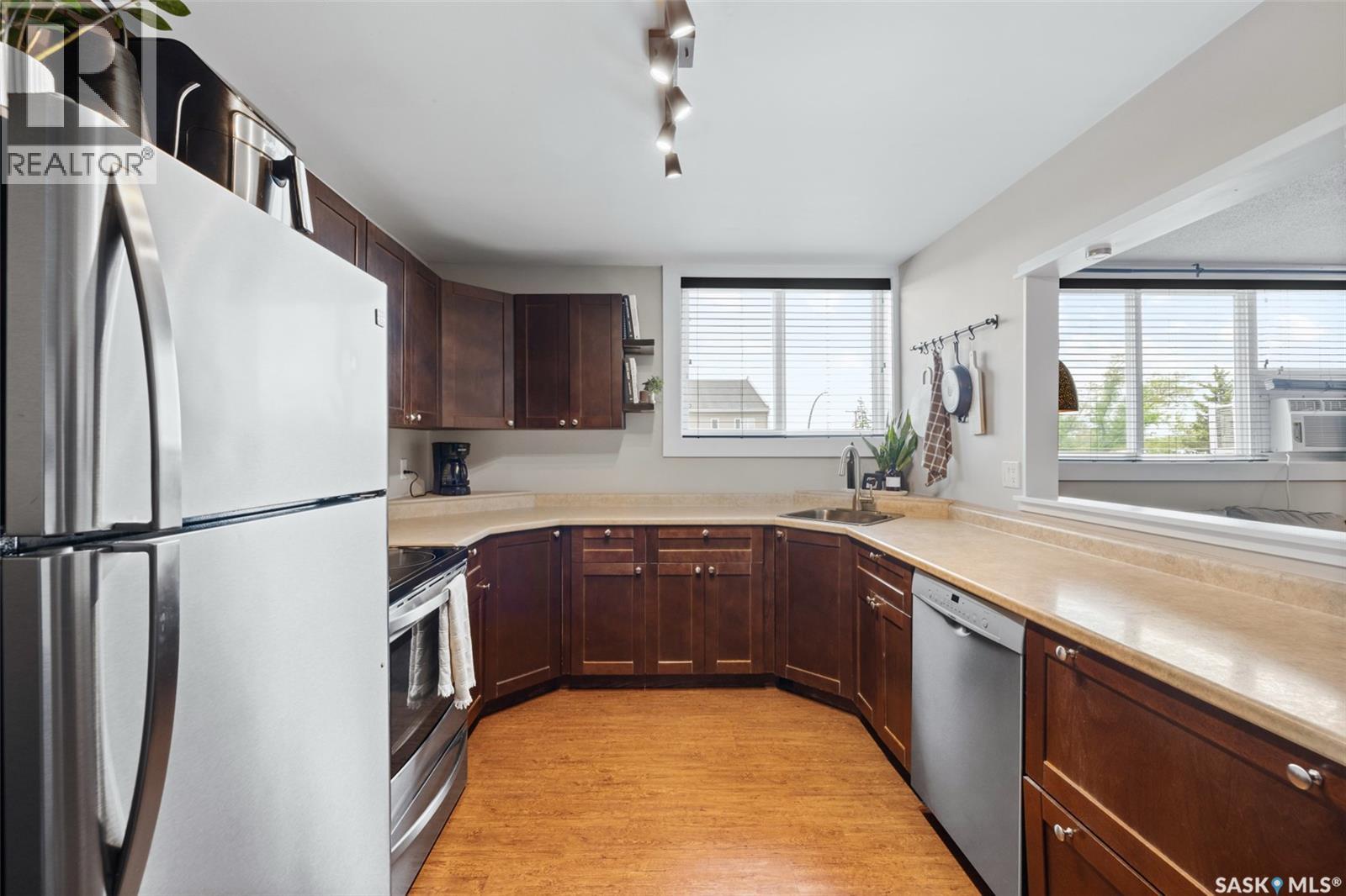 #12 125 Froom CRESCENT - 12