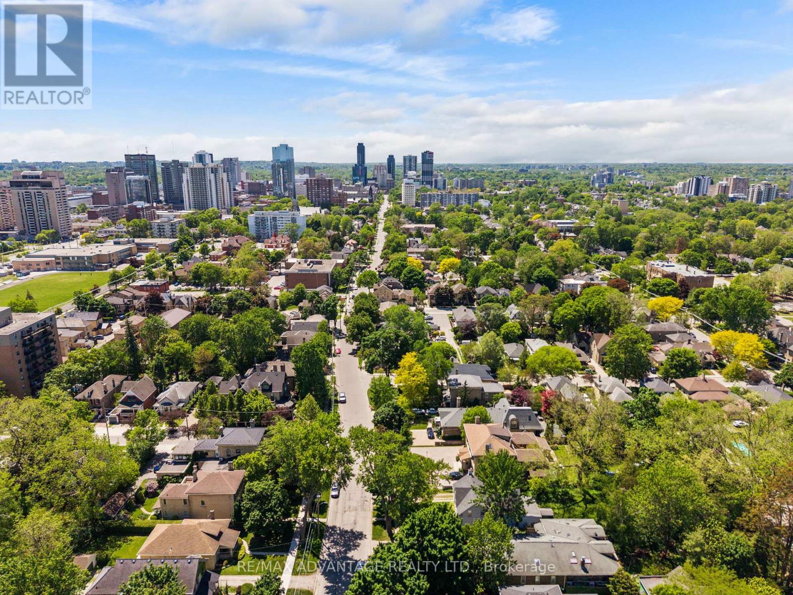 523 DUFFERIN AVENUE - 42