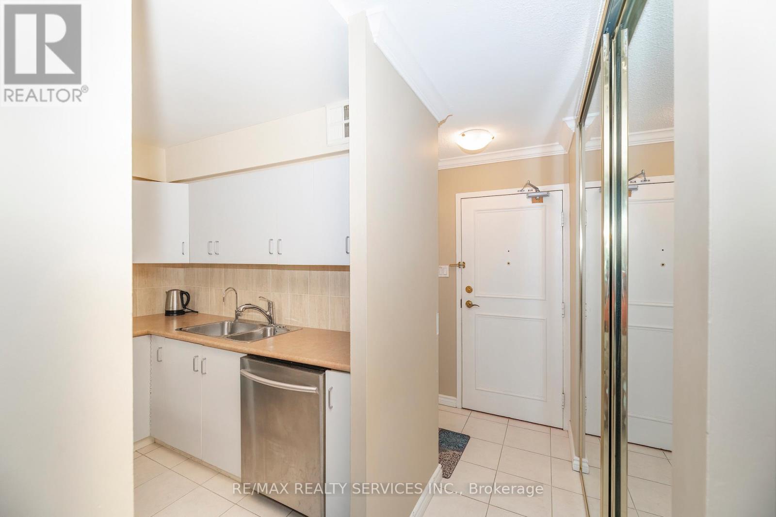 #208 1665 VICTORIA PARK AVENUE - Image 3