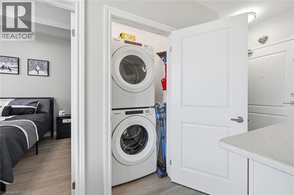 #514 450 DUNDAS Street - 11