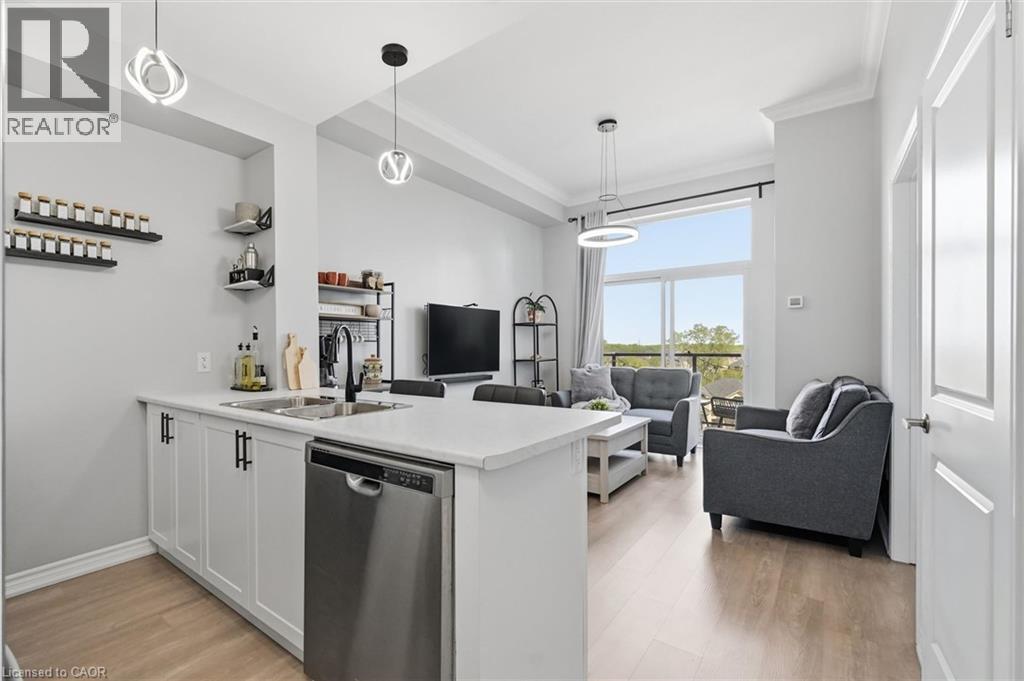 #514 450 DUNDAS Street - 3