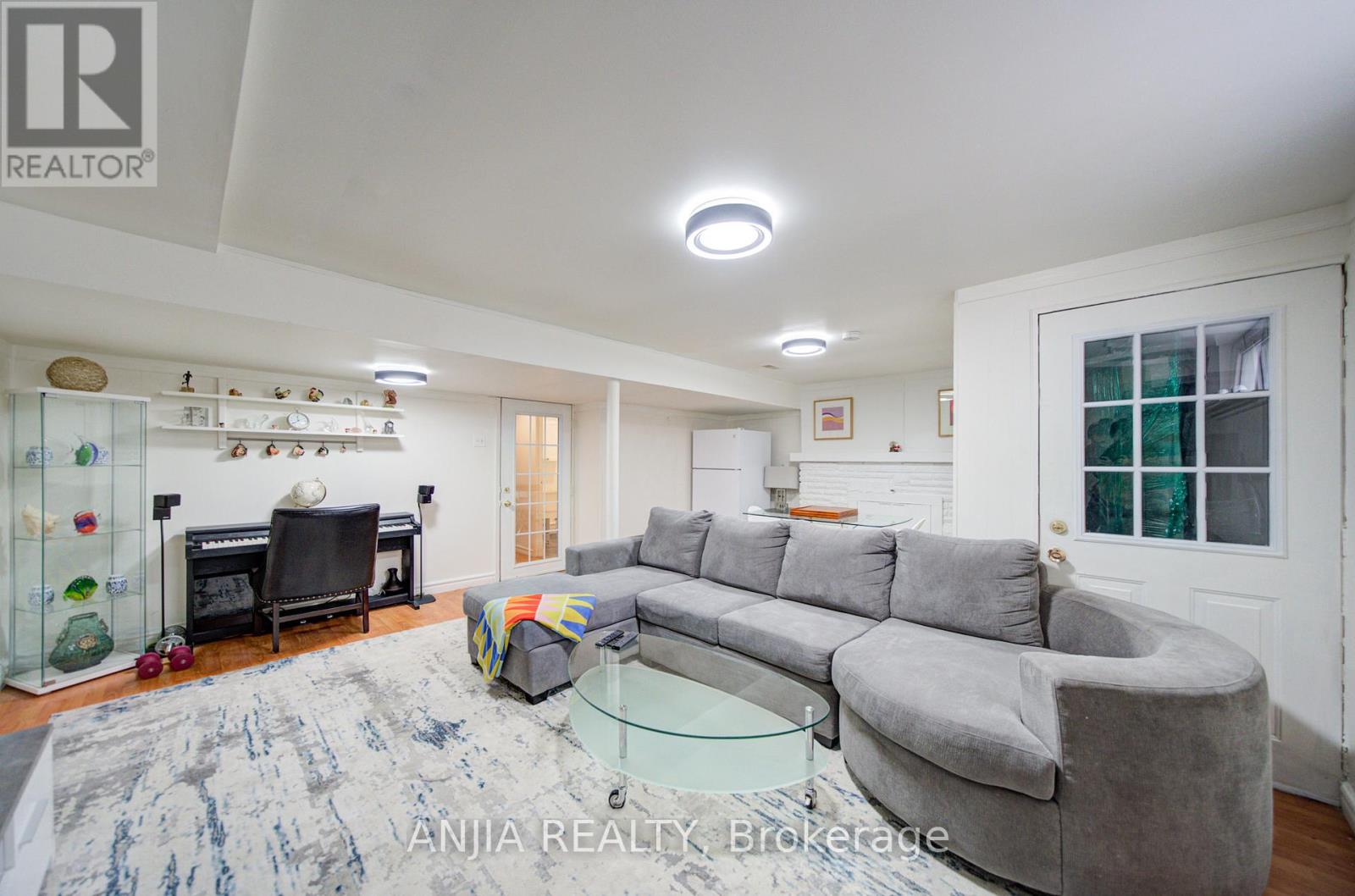 24 FRIAR TUCK ROAD - 42