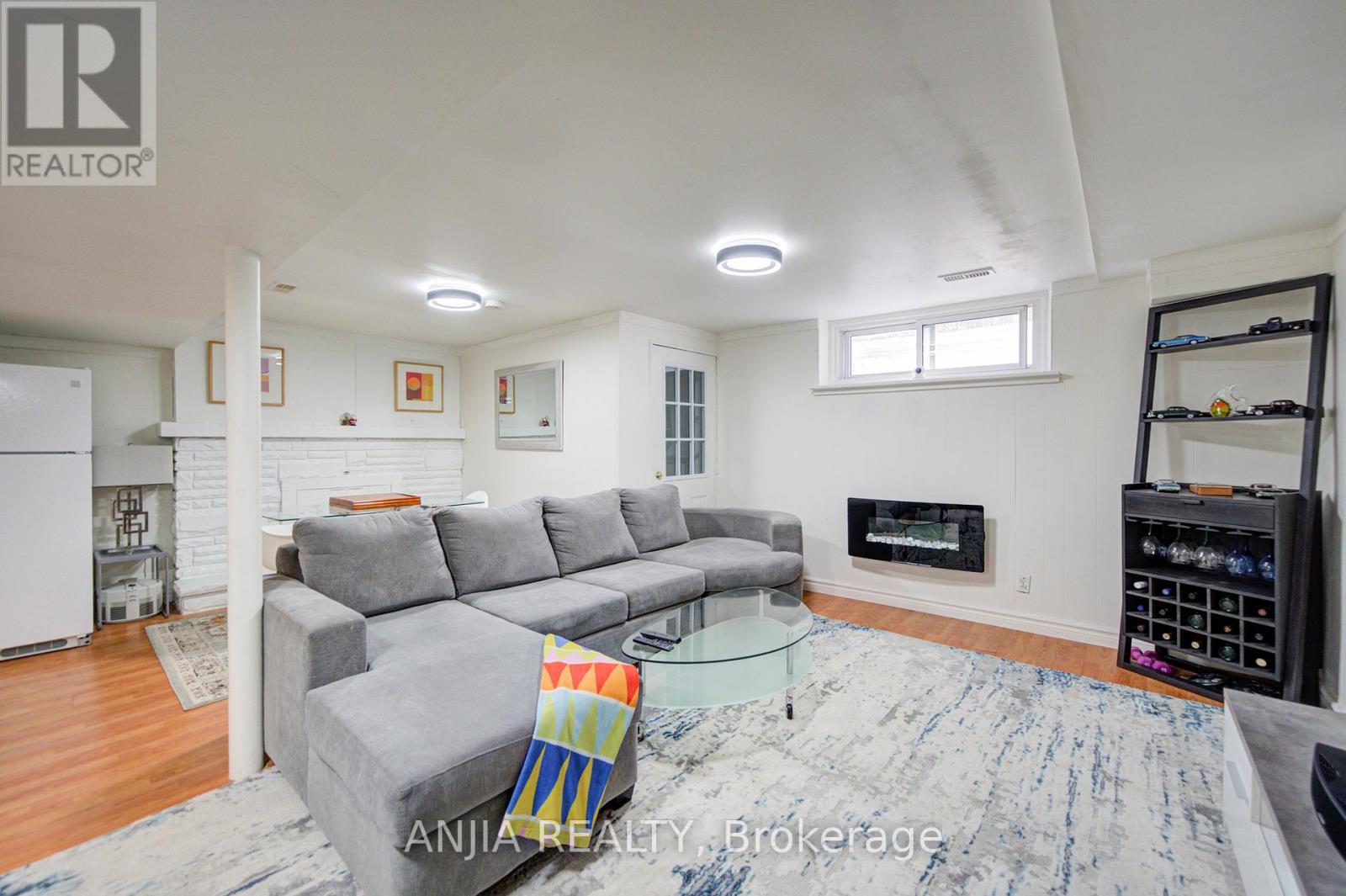 24 FRIAR TUCK ROAD - 43