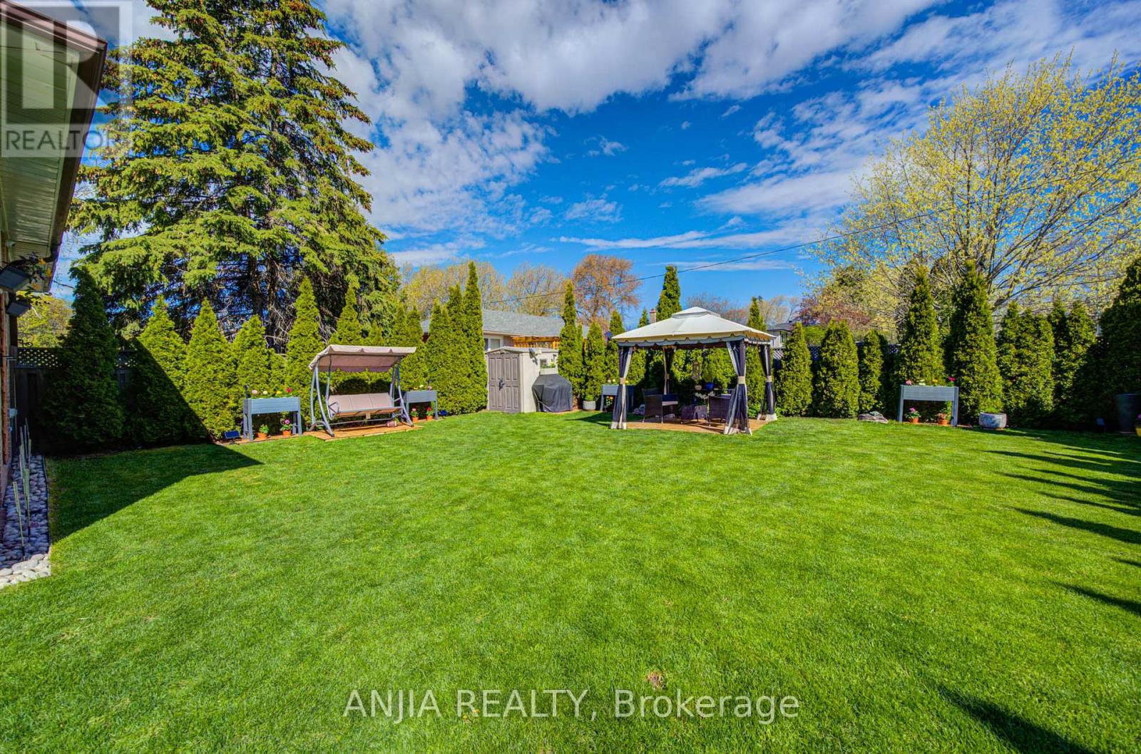 24 FRIAR TUCK ROAD - 45