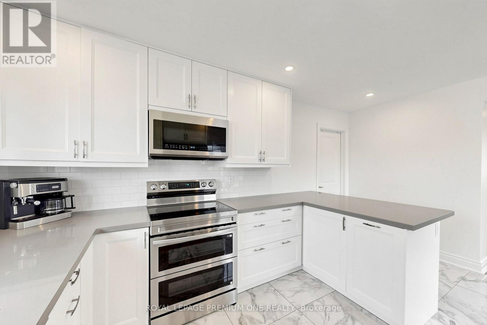 72 THORNTON AVENUE - 15