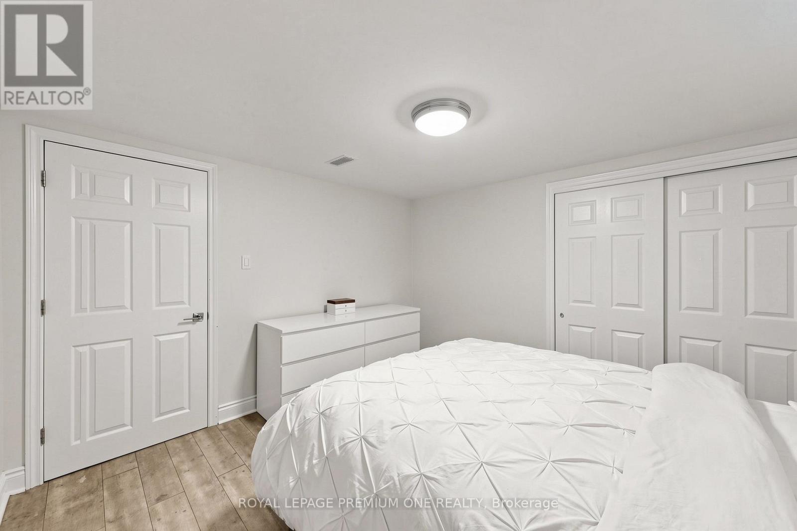 72 THORNTON AVENUE - 37