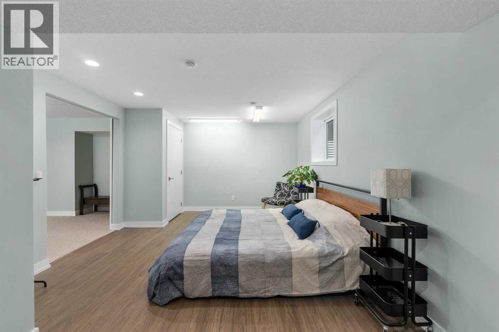 5689 Brenner Crescent NW - 32