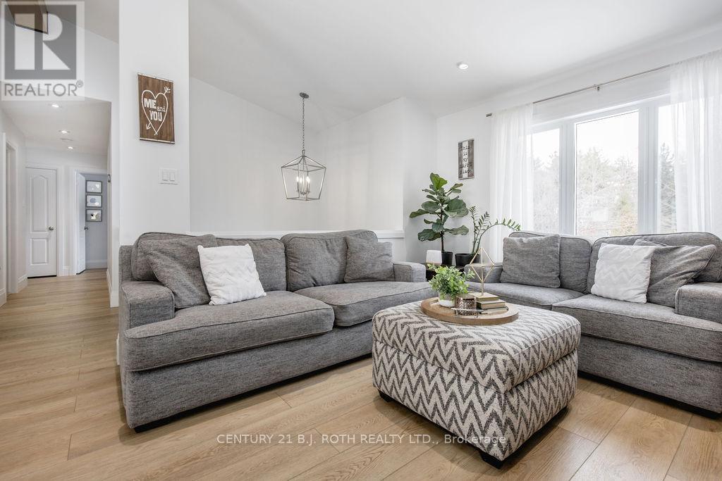 15 SUGARBUSH ROAD - 14