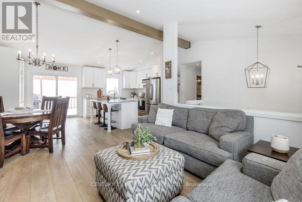 15 SUGARBUSH ROAD - 15
