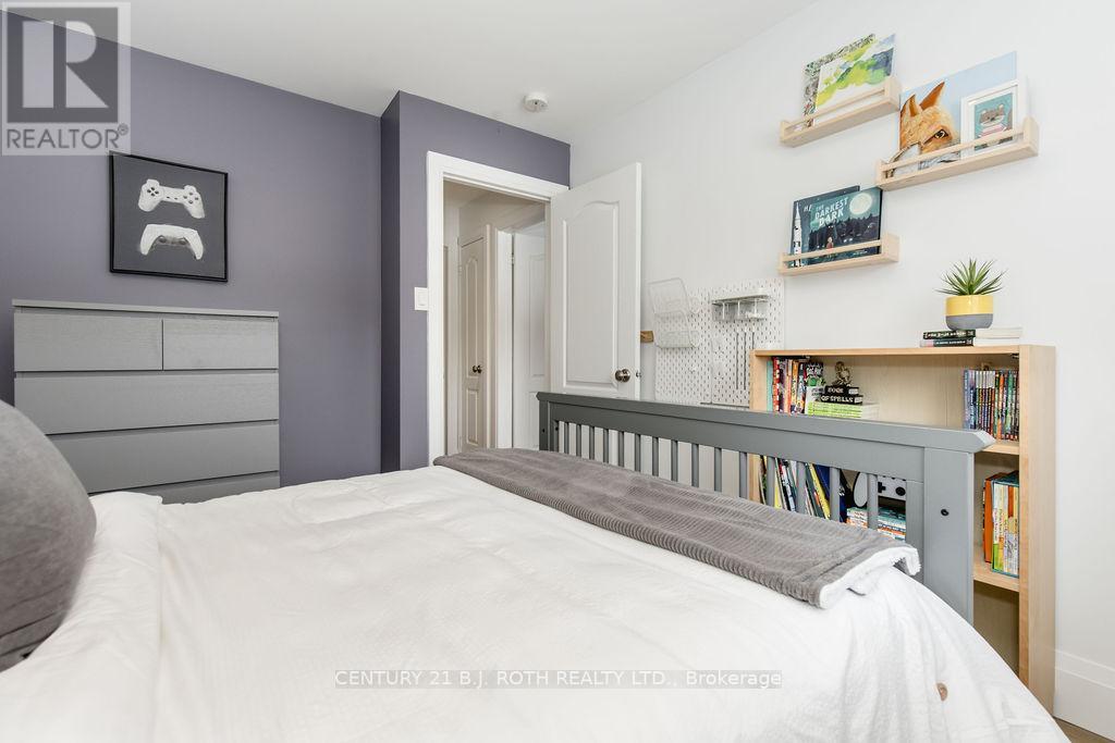 15 SUGARBUSH ROAD - 25