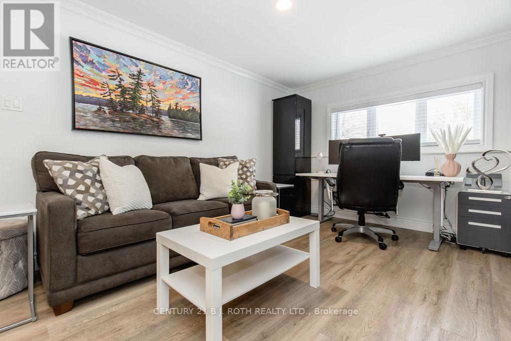 15 SUGARBUSH ROAD - 35