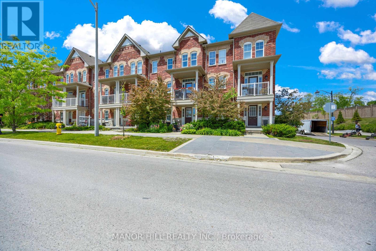 #12 10 PORTER AVENUE W - 40