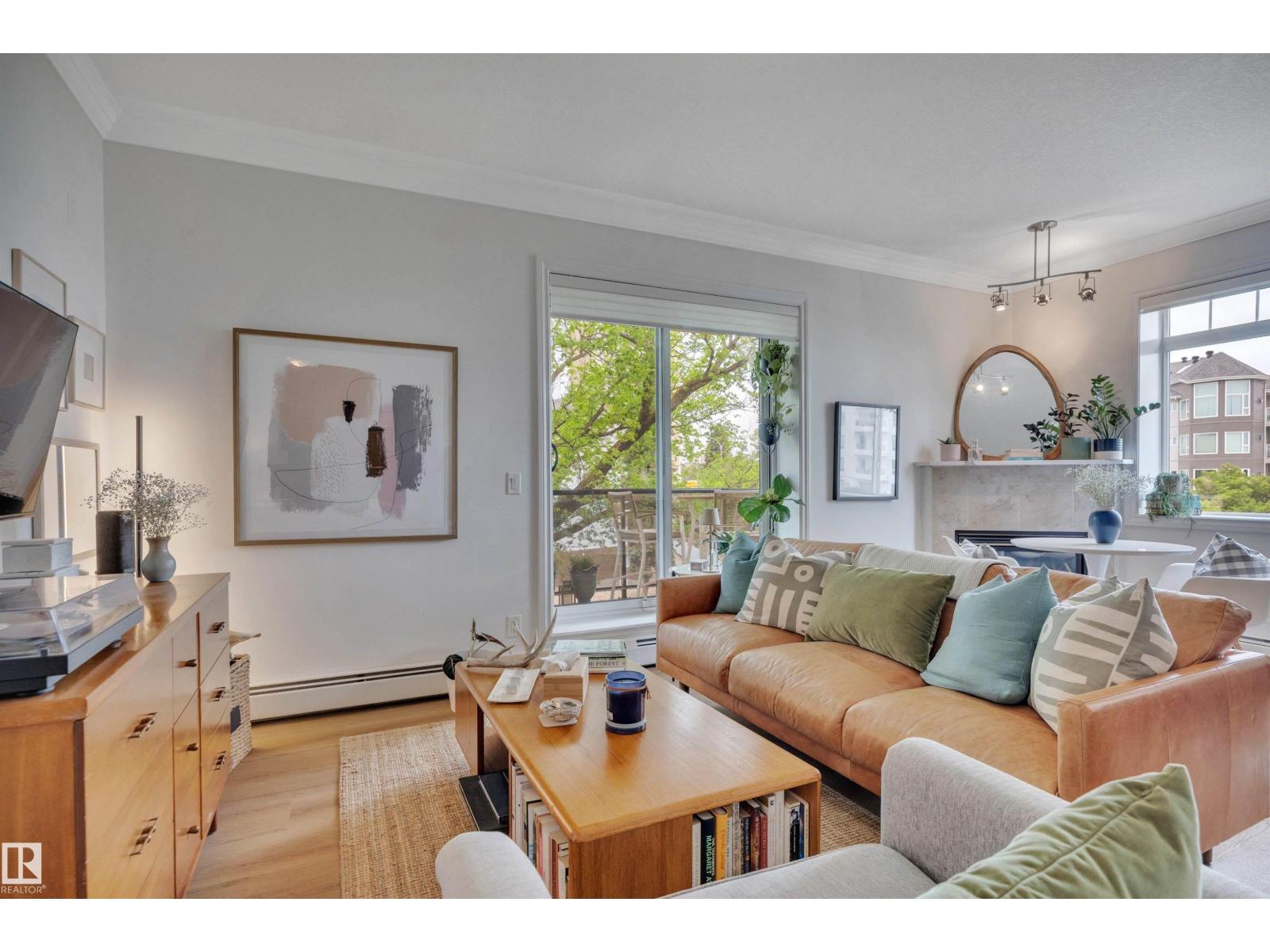 #305 8631 108 ST NW - 11