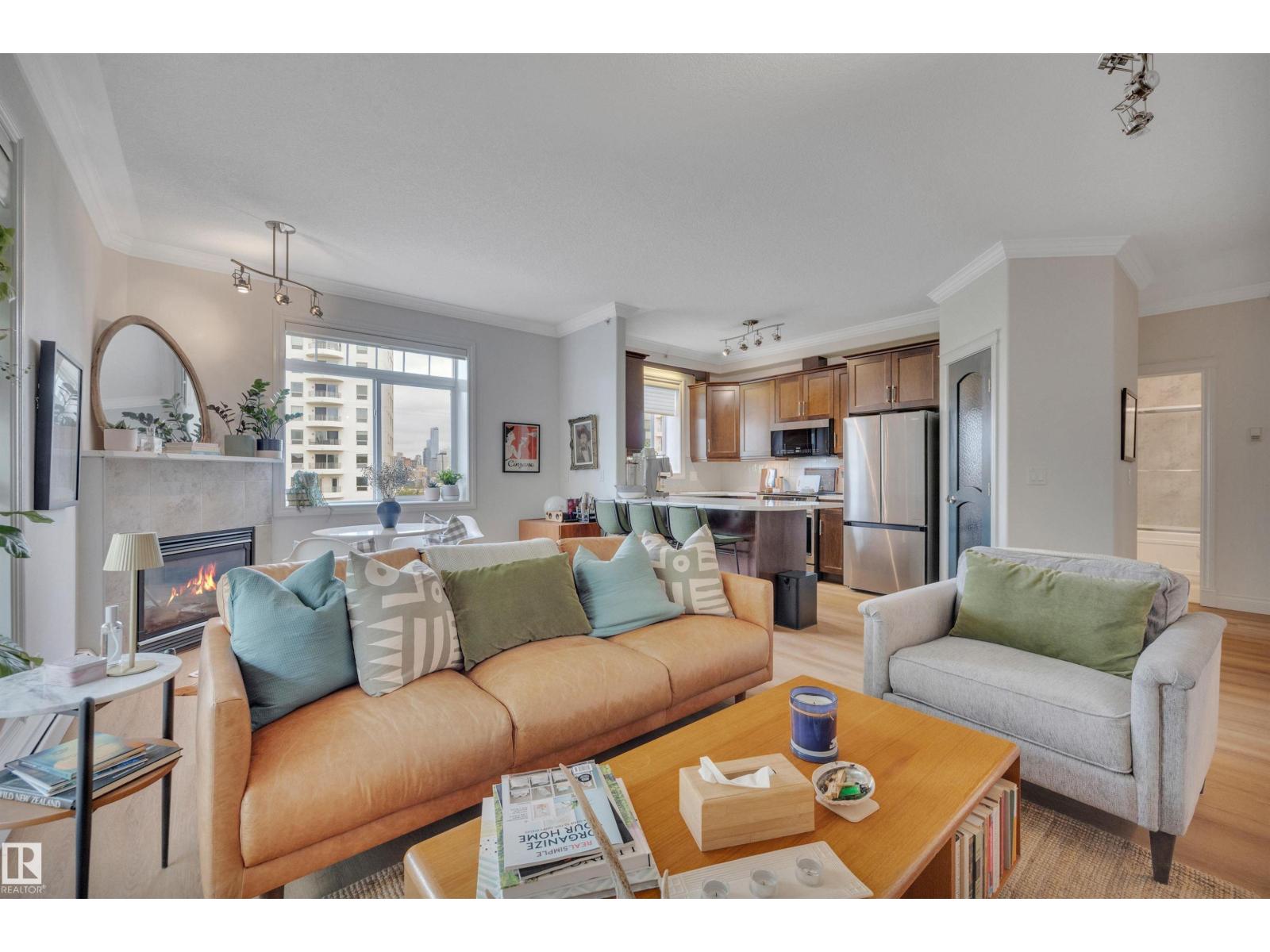 #305 8631 108 ST NW - 12