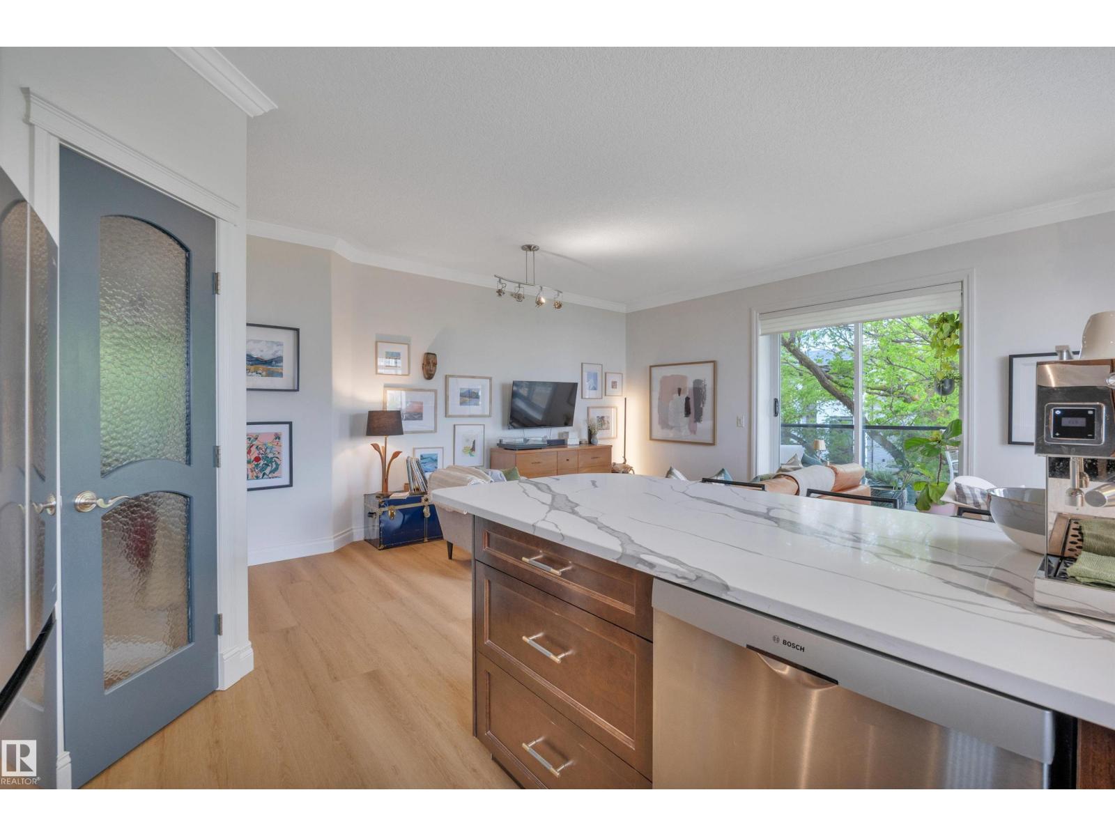 #305 8631 108 ST NW - 6