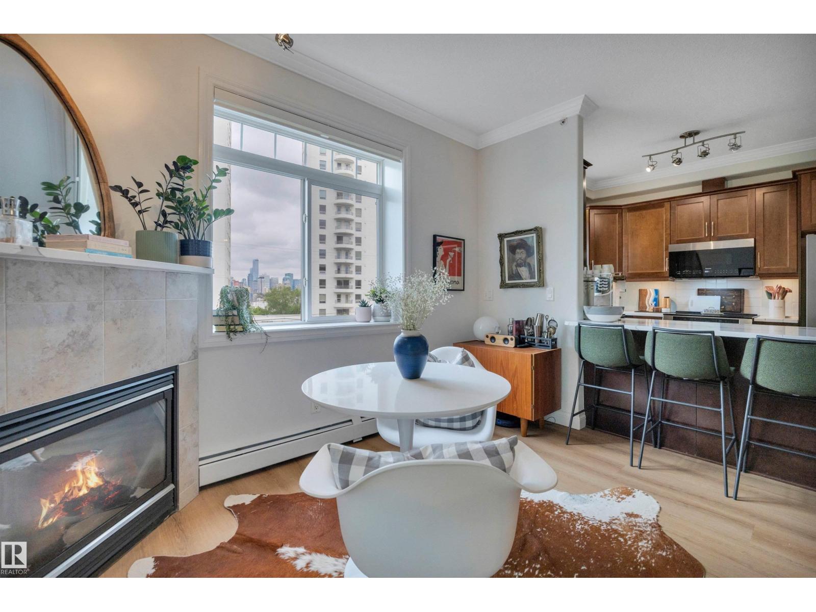#305 8631 108 ST NW - 8