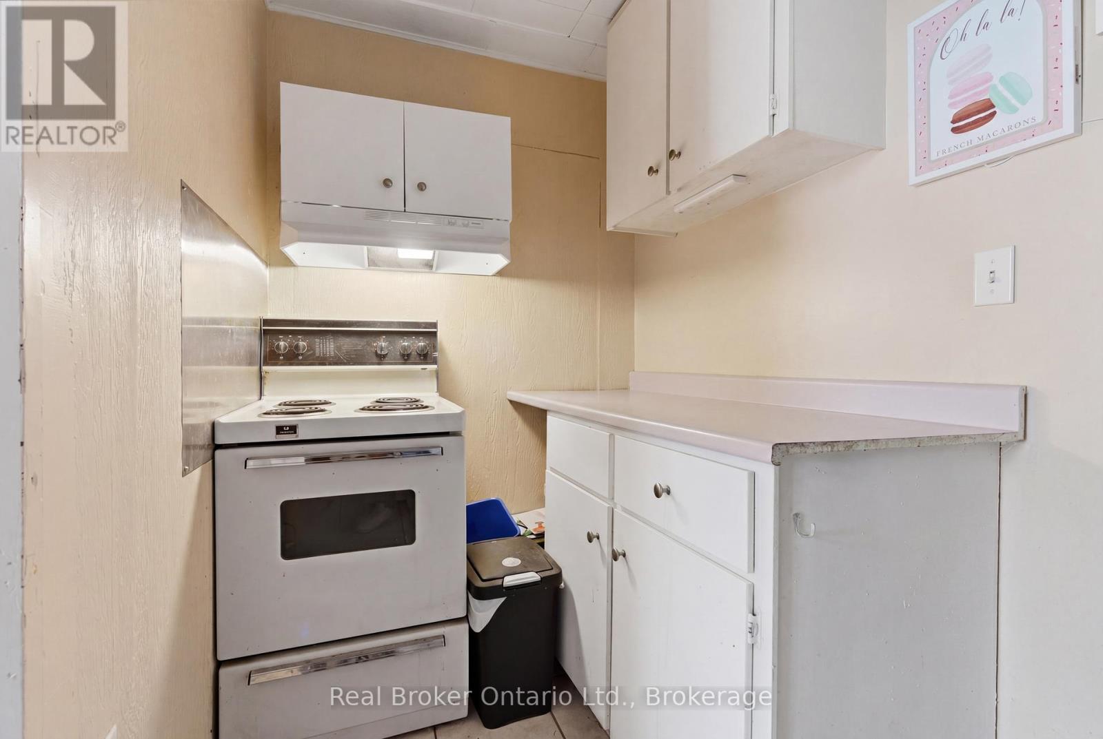 247 KING STREET - 24