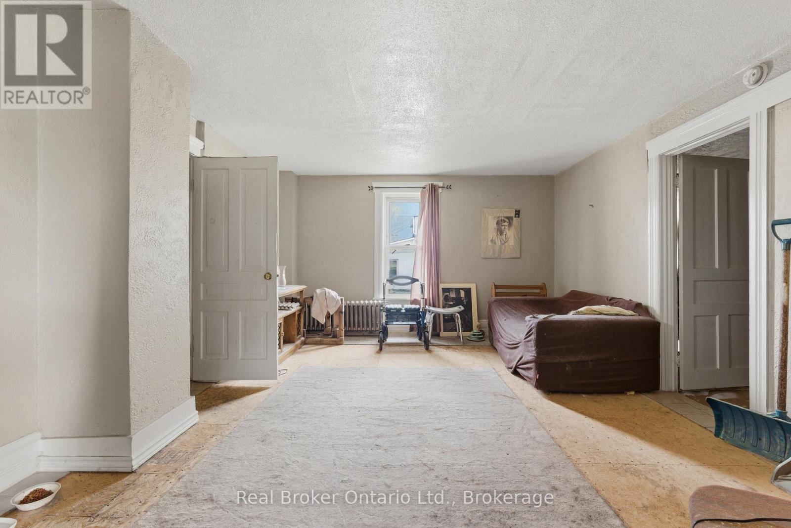 247 KING STREET - 33