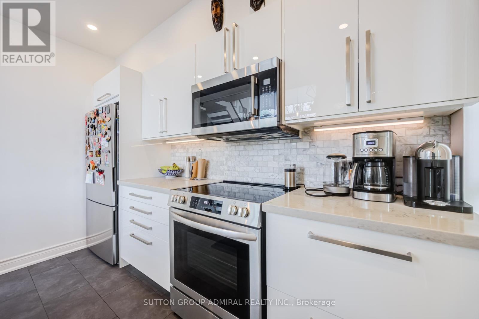 #119 200 MANITOBA STREET - 23
