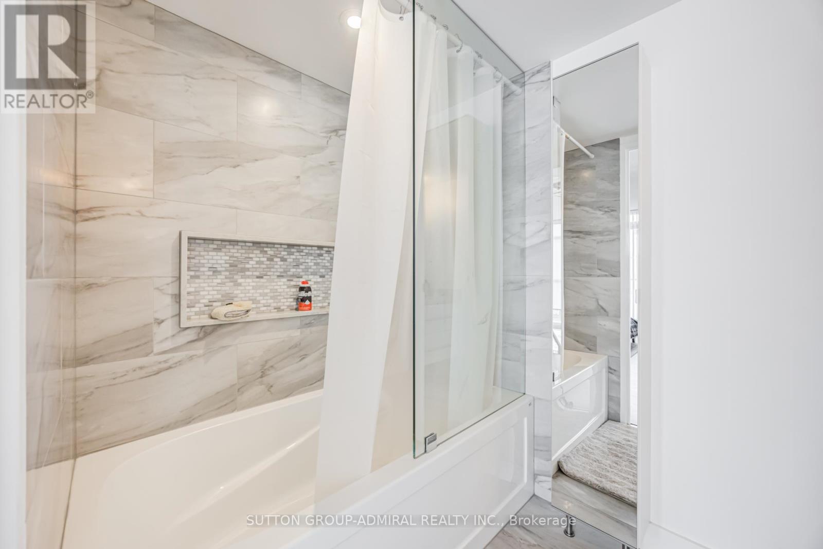 #119 200 MANITOBA STREET - 32