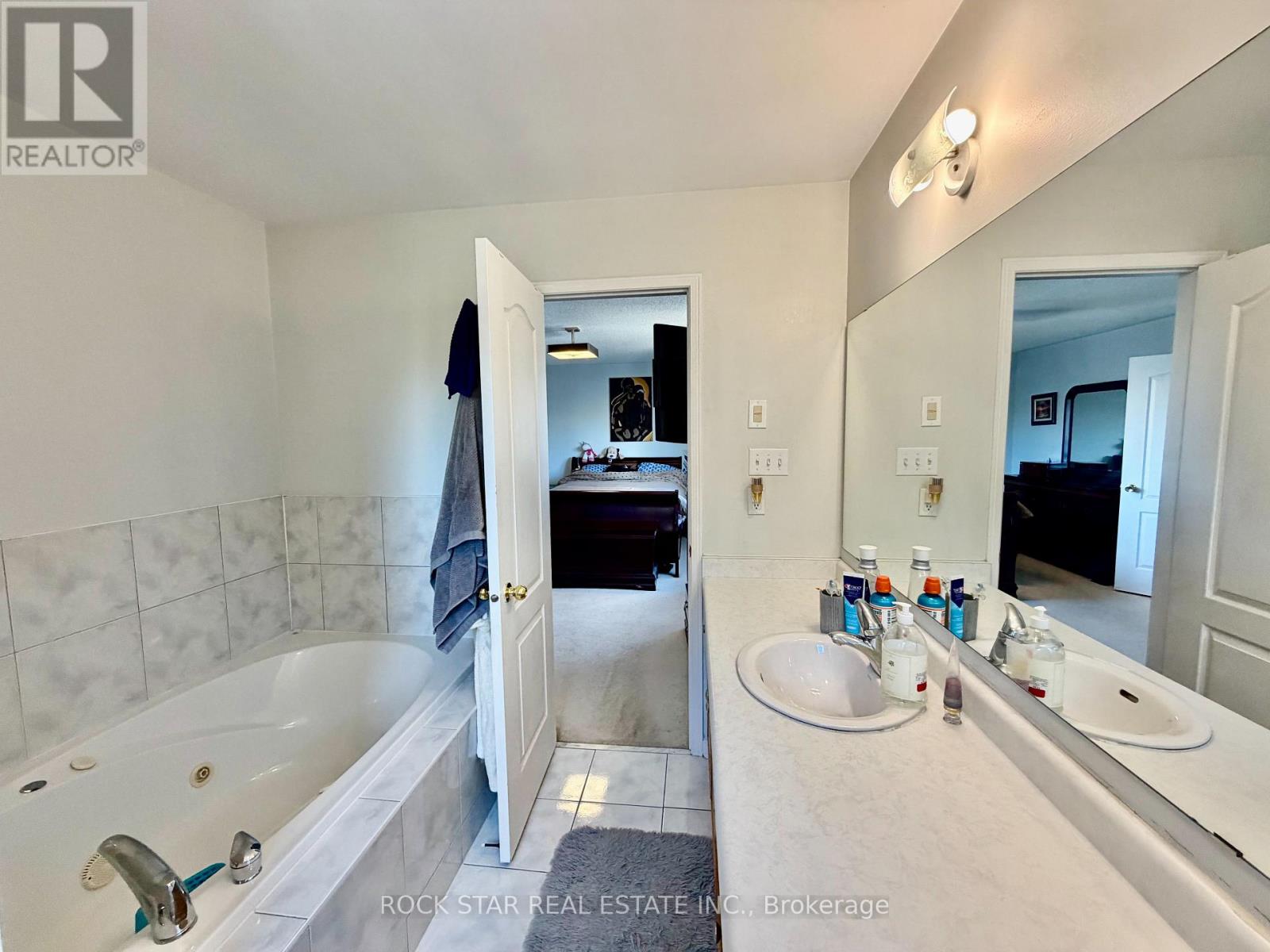 21 TRUDELLE CRESCENT - 22