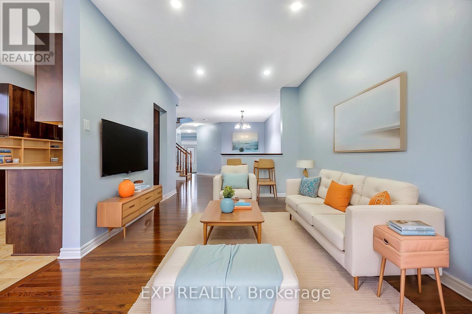 635 MOORPARK AVENUE - 5