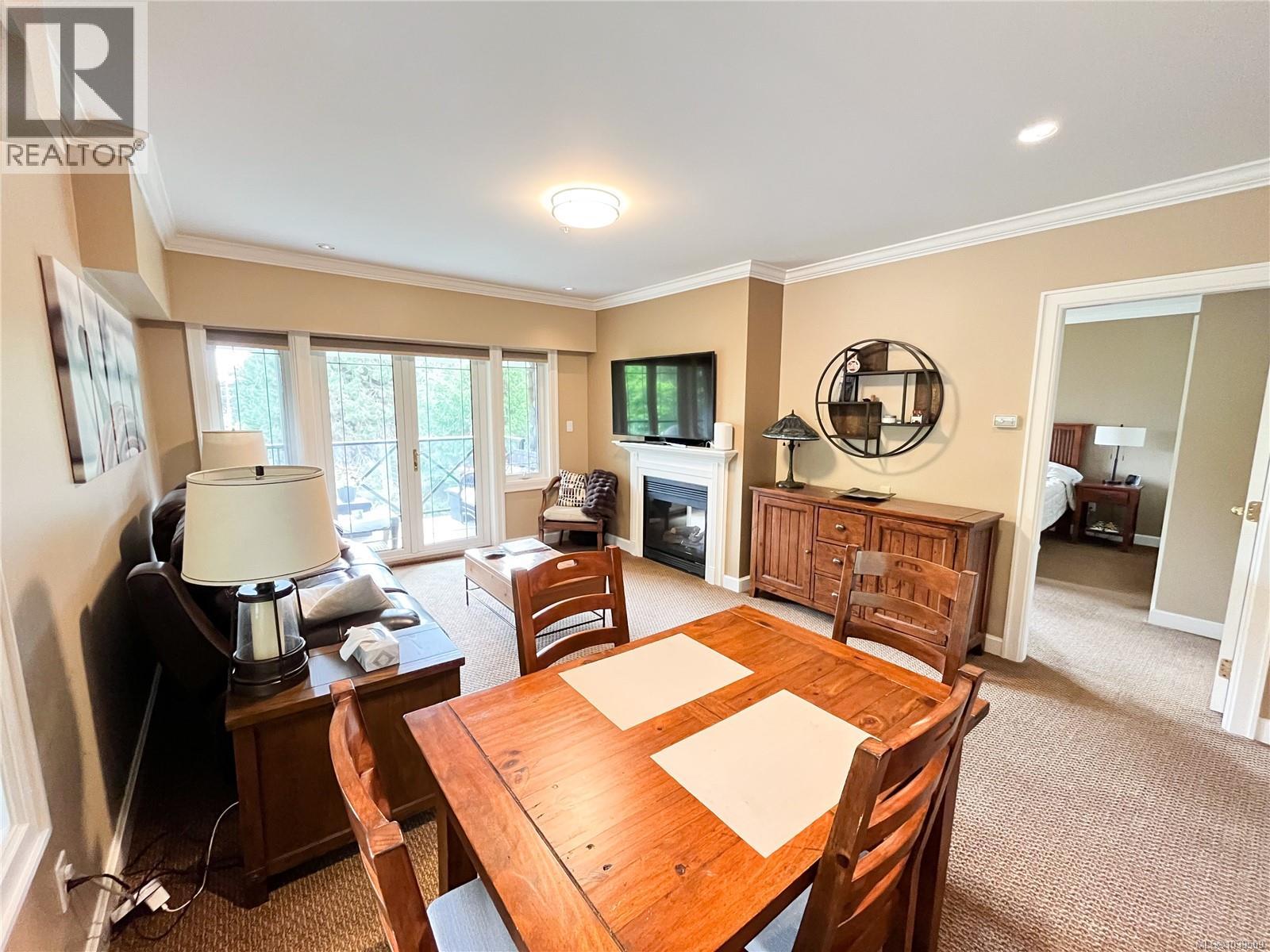 #206 2326 Harbour Rd - 4